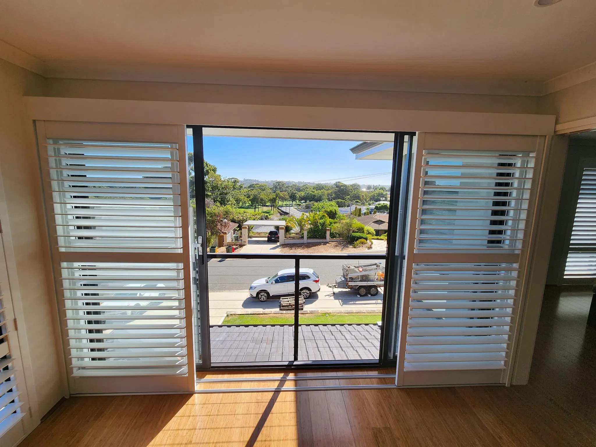 Sliding Shutter Systems Tracking Shutters for The Movement of Louvre Doors