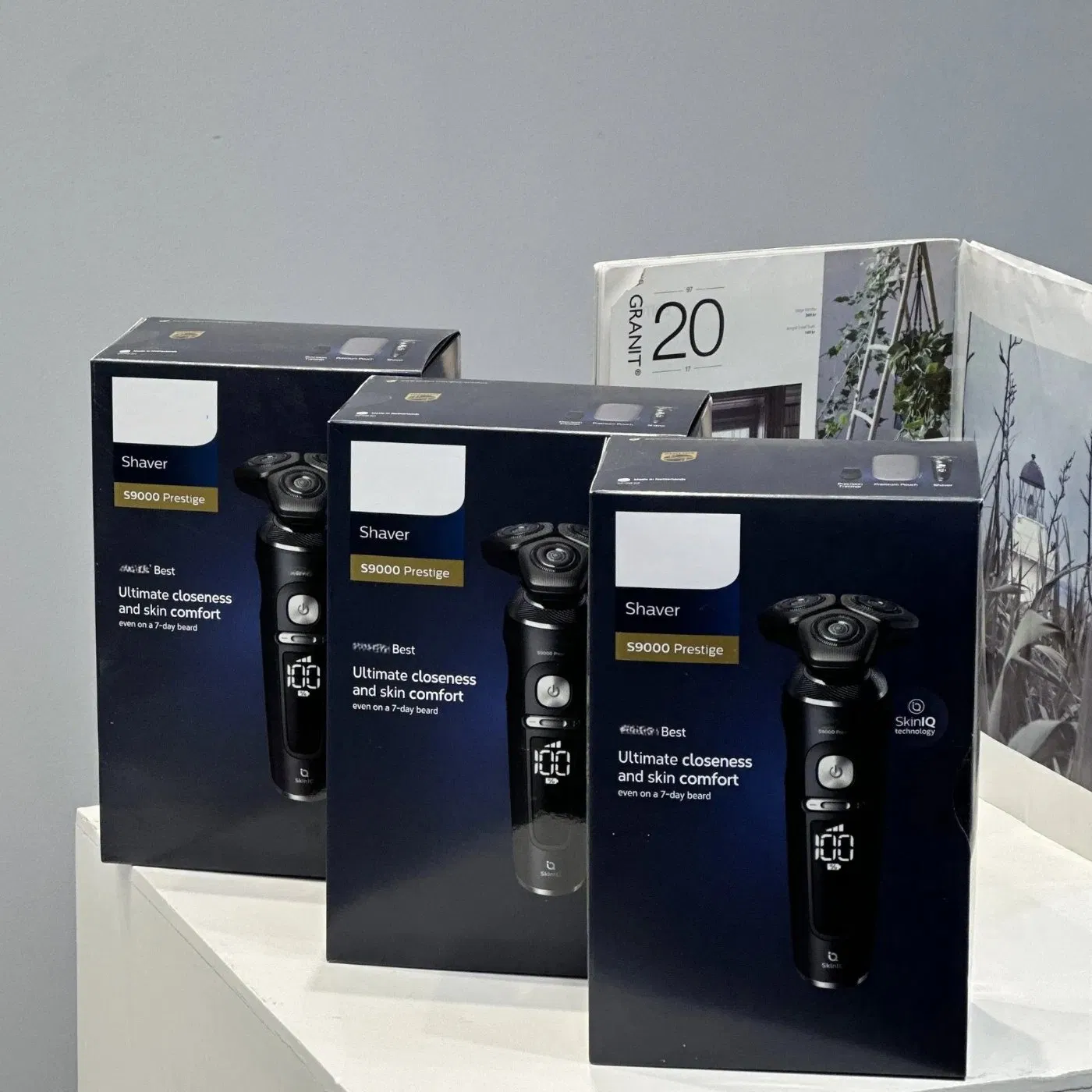 2-in-1 Phileps Norelco Electric Shaver for Face and Body