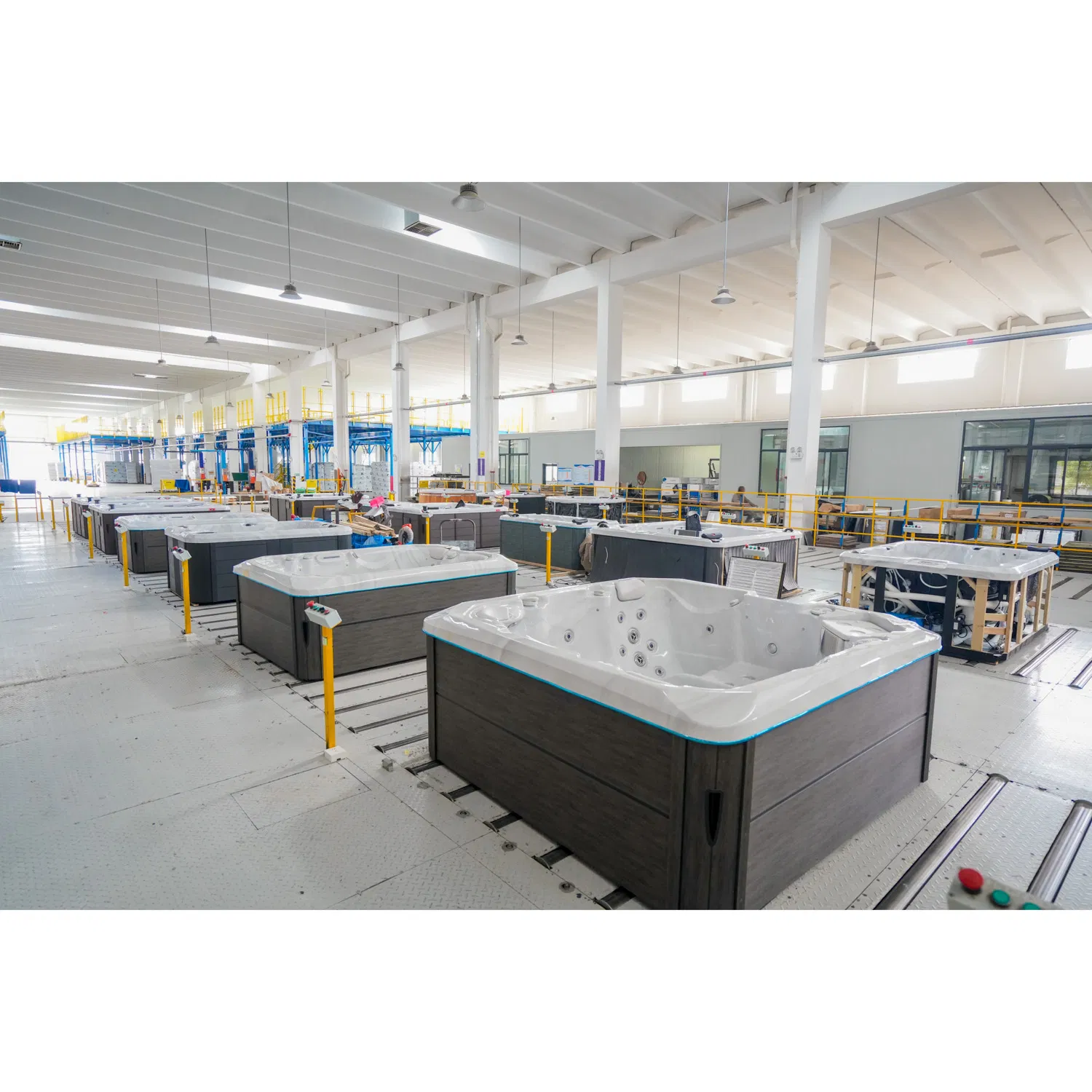 Портативная СПА-ванна на 3 персоны Sleek