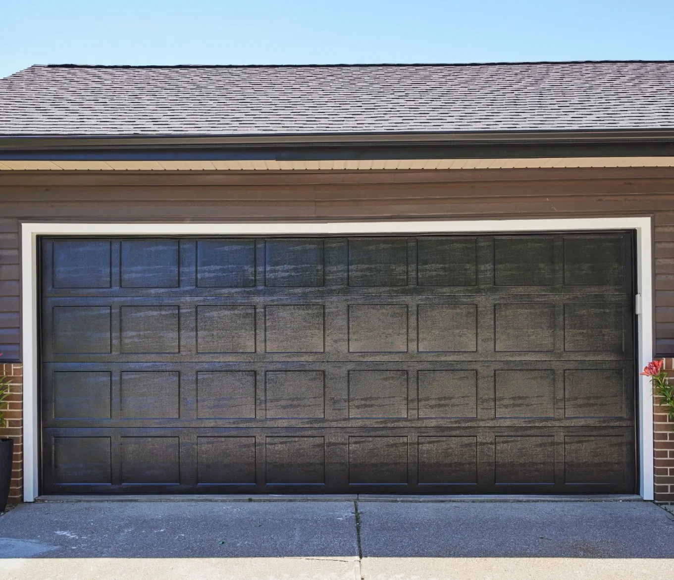 High Quality Residential Garage Door with Strong Steel Frame for Modern Homes