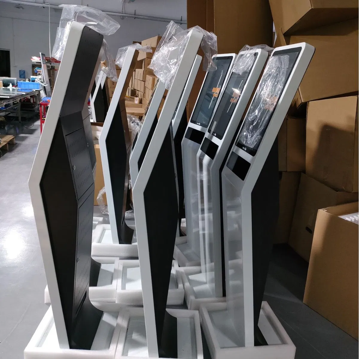 15.6 Inch Desktop Restaurant Payment Queue Kiosk Self Ordering Automatic Touch Screen Digital Kiosks with Qr Code Scanner