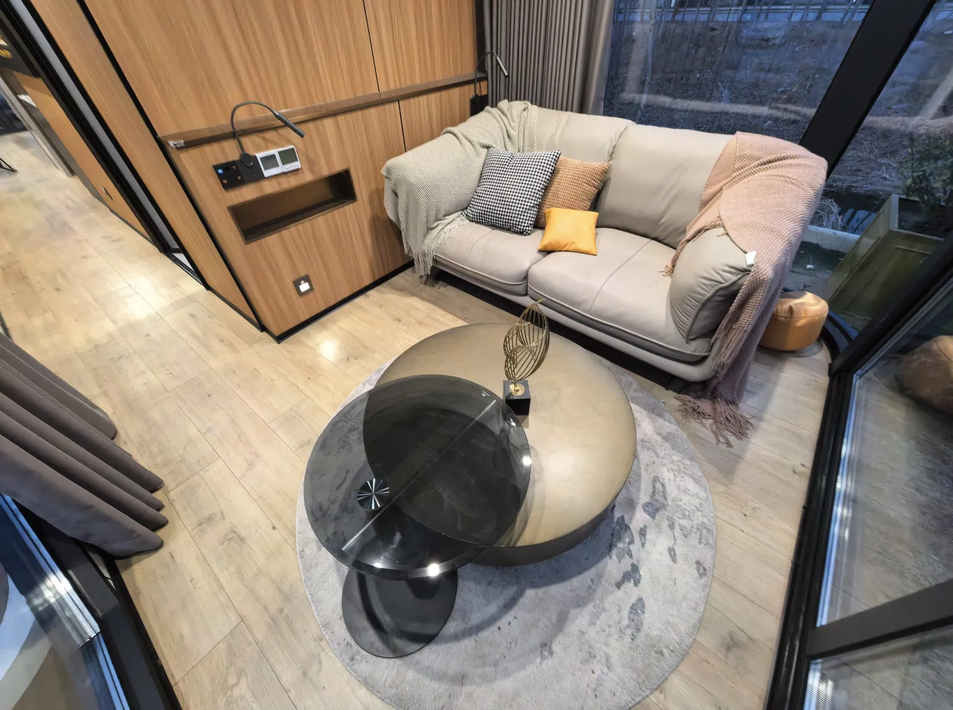 Luxury Prefab Villa House Durable Prefabricated Modular Mobile Home Outdoor Smart Voice Control Space Capsule House