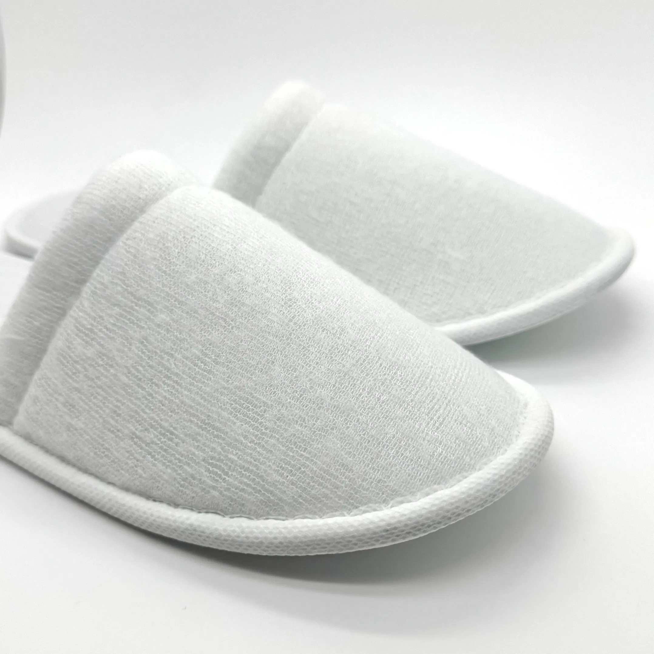 Белые одноразовые тапочки Pull Plush для отелей