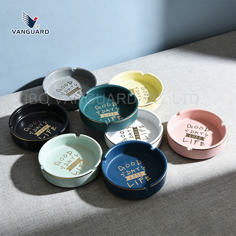 Modern Creative Logo Design Ashtray Custom Color Tabletop Ashtray Ceramic Round Shape Ashtray for Daily Use
