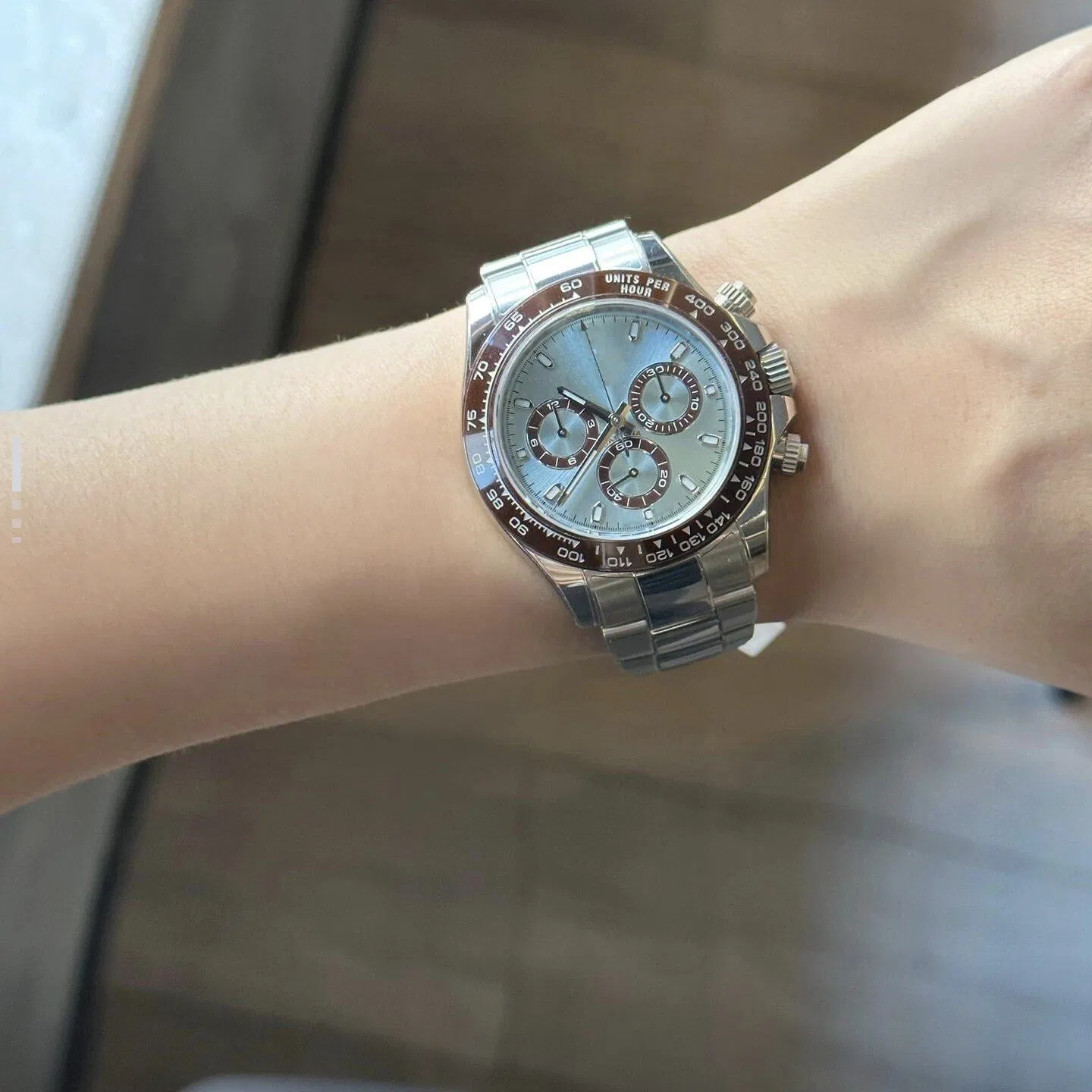 Stylish Black Waterproof Quartz Watch with Elegant Arabic Dial Design