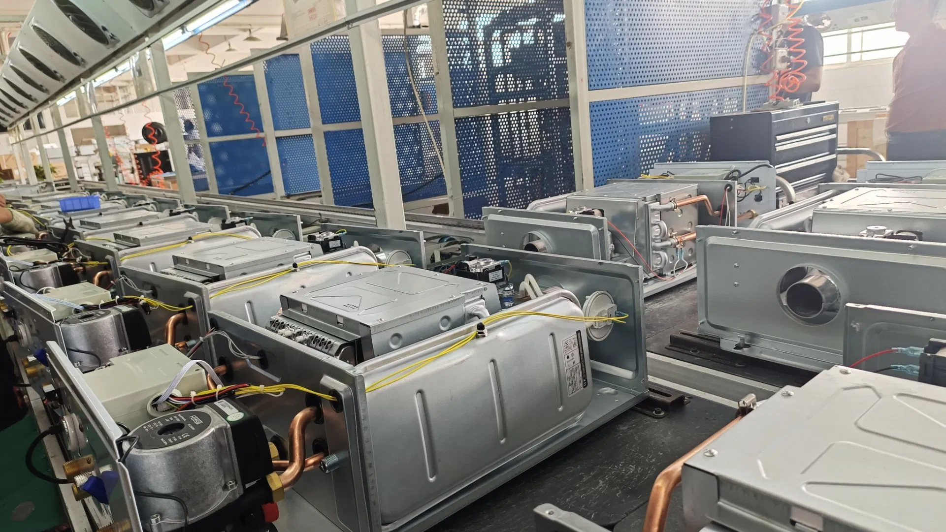 Wall Mounted Electric Boiler, Water Heater, Combi-Boiler for Home Use, Customized