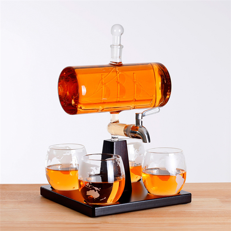 Hot Selling High Borosilicate Glass Artificial Blowing Sailboat Whiskey Decanter Set