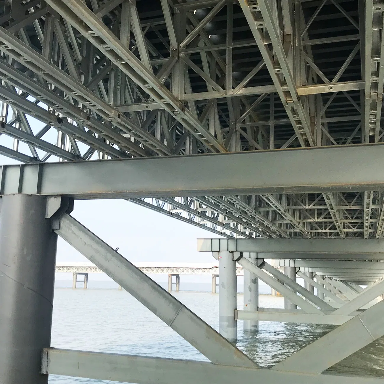 Durable Steel Stringer Bridge for Heavy Load Applications