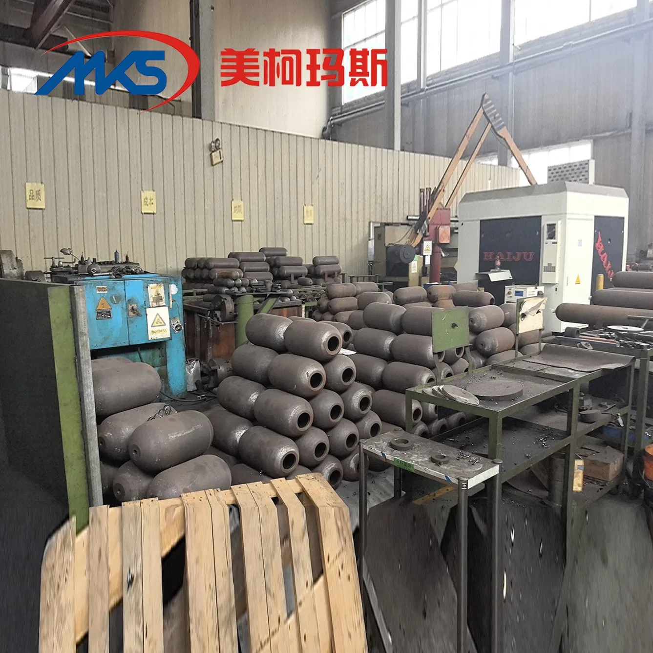 Гидравлический аккумулятор азотный для экскаватора