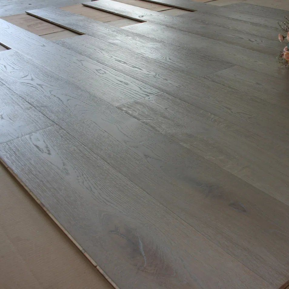 Professional Manufacture Oak Floor UV Lacquered & Brushed Wide Plank Engineered Hardwood Flooring