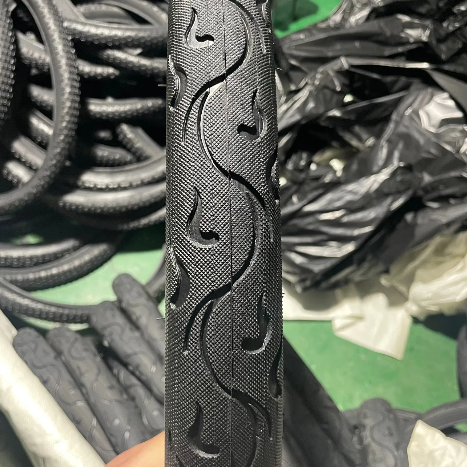 Проколозащитная велосипедная покрышка 20x1.95