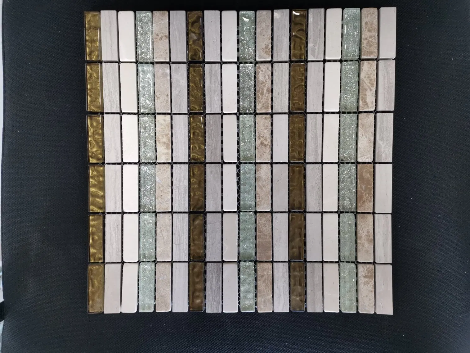 Мозаика из стекла и мрамора Linear Strips для стен и пола