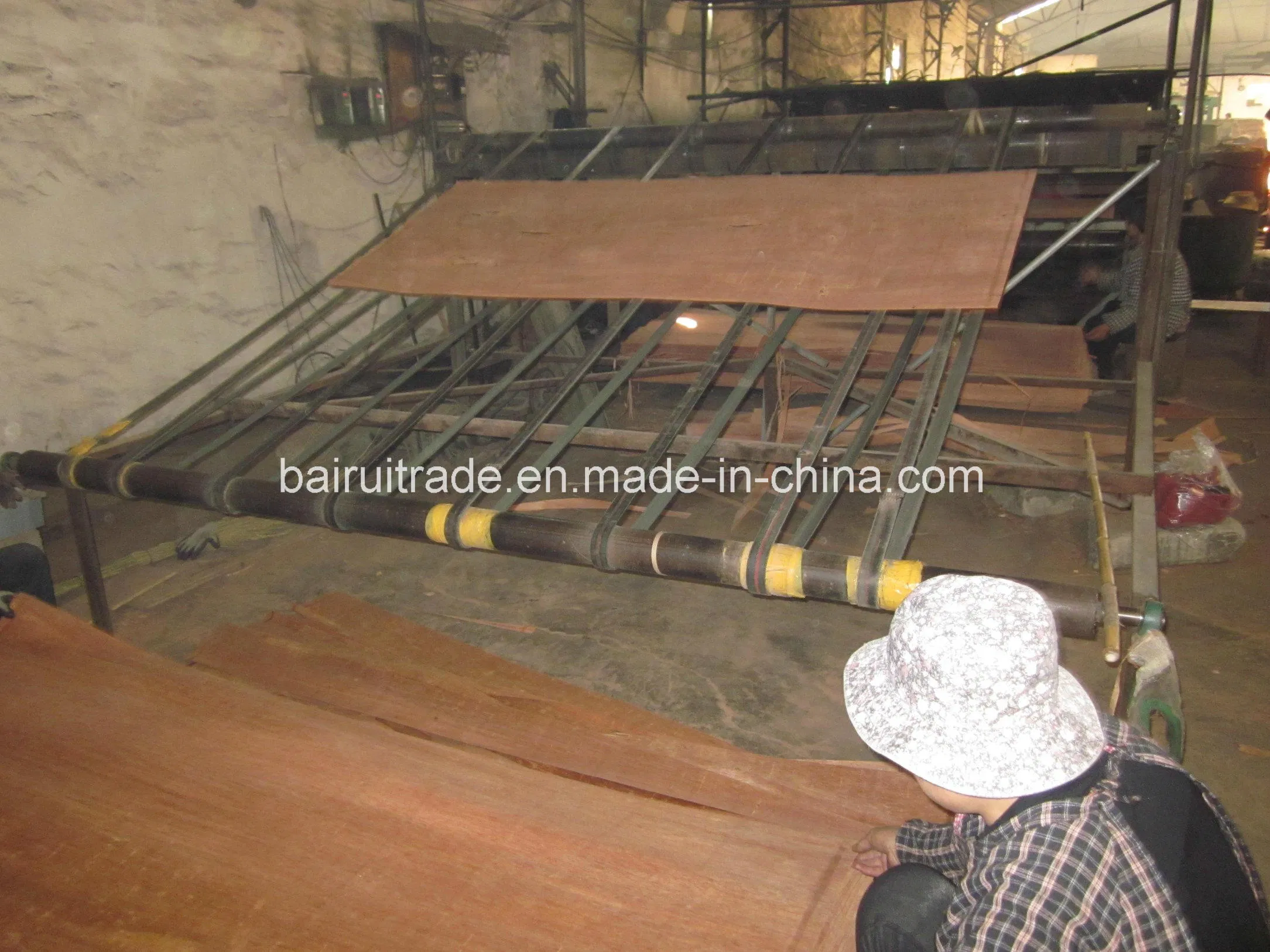 0.3mm Red Plb Wood Face Veneer Linyi for Making Plywood