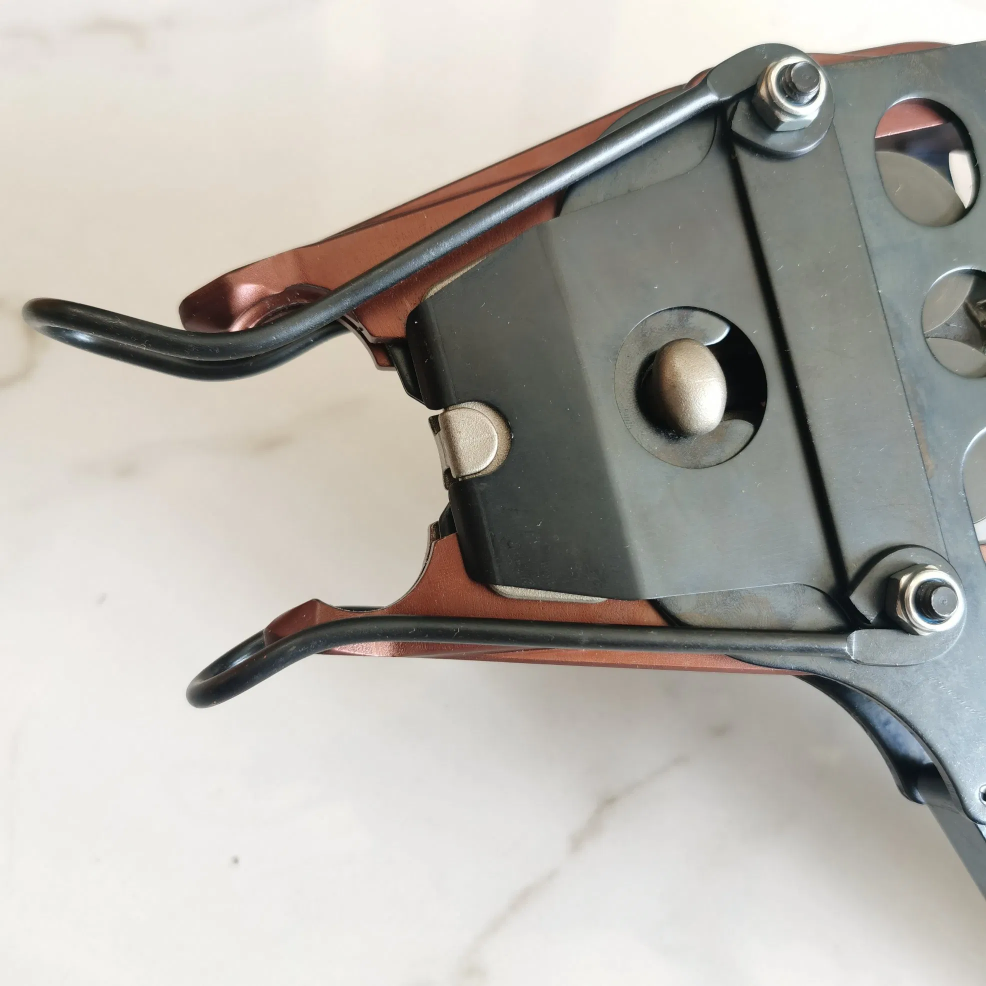 Пневматические клещи C2 для C-образных колец 63мм