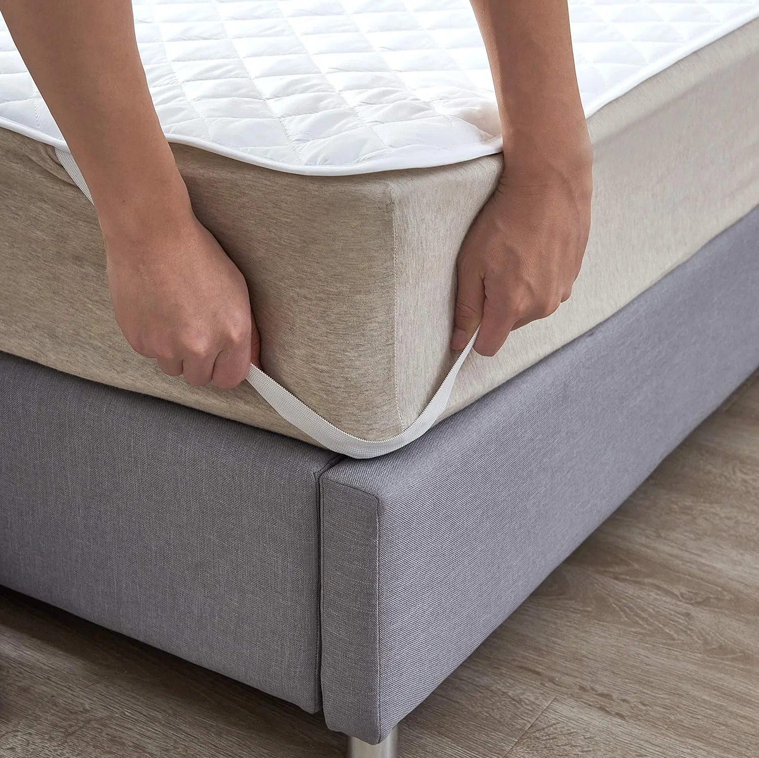 Wholesale Machine Washable Mattress Cover with Elastic Band Straps Quilted Mattress Topper