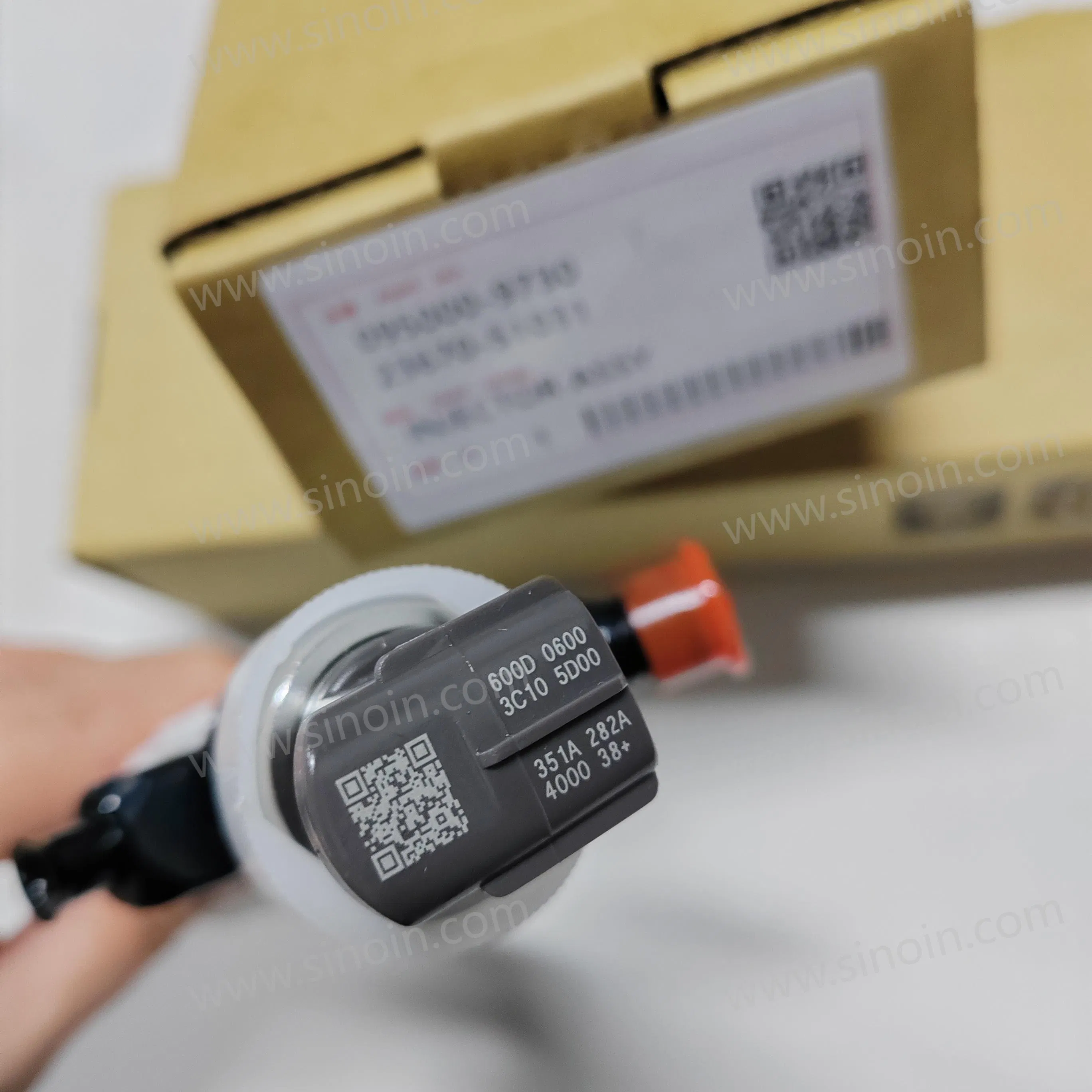 Топливная форсунка дизельная 23670-51031 для Toyota 1VD-FTV