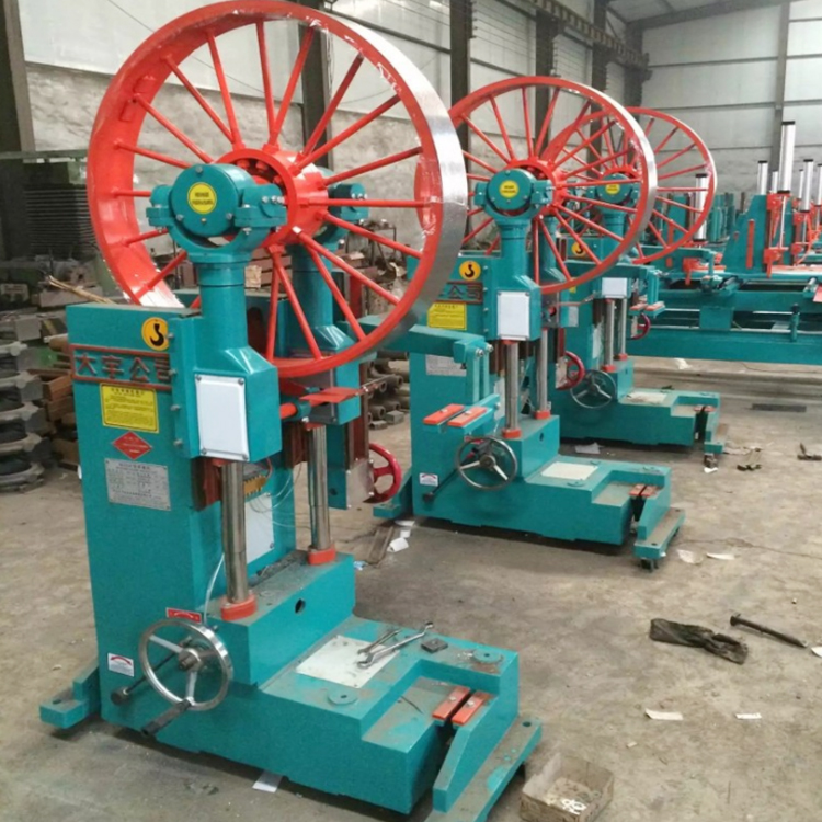 Ленточная пила вертикальная портативная