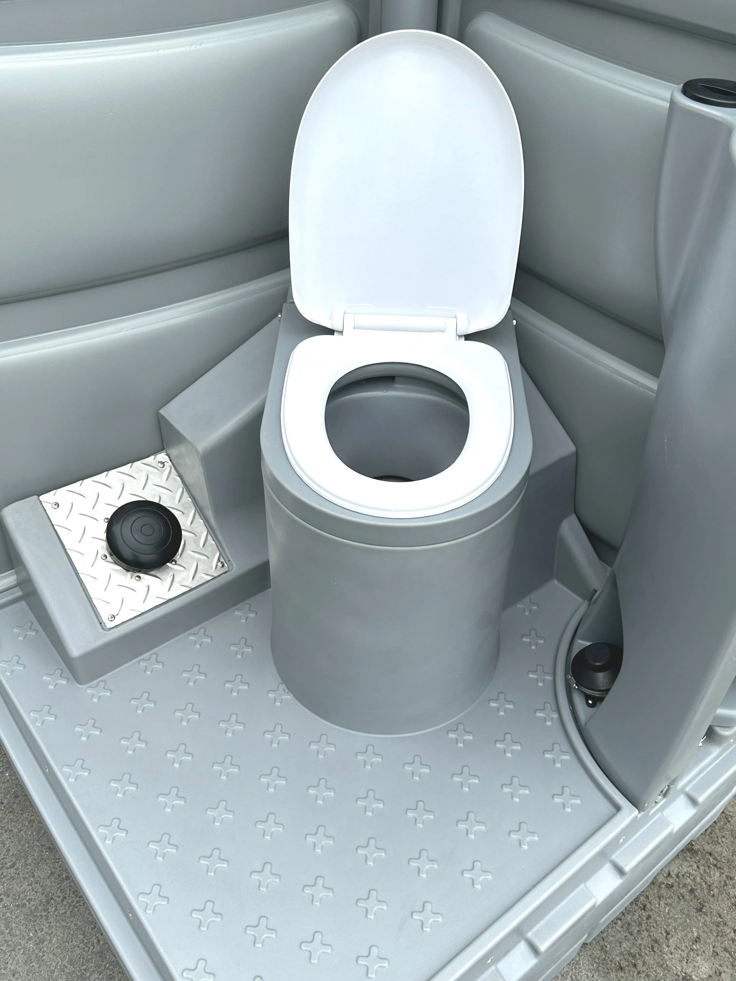 H9-A2 Model Sturdy and Durable Outdoor Portable Toilet for Bathroom Convenient Installation