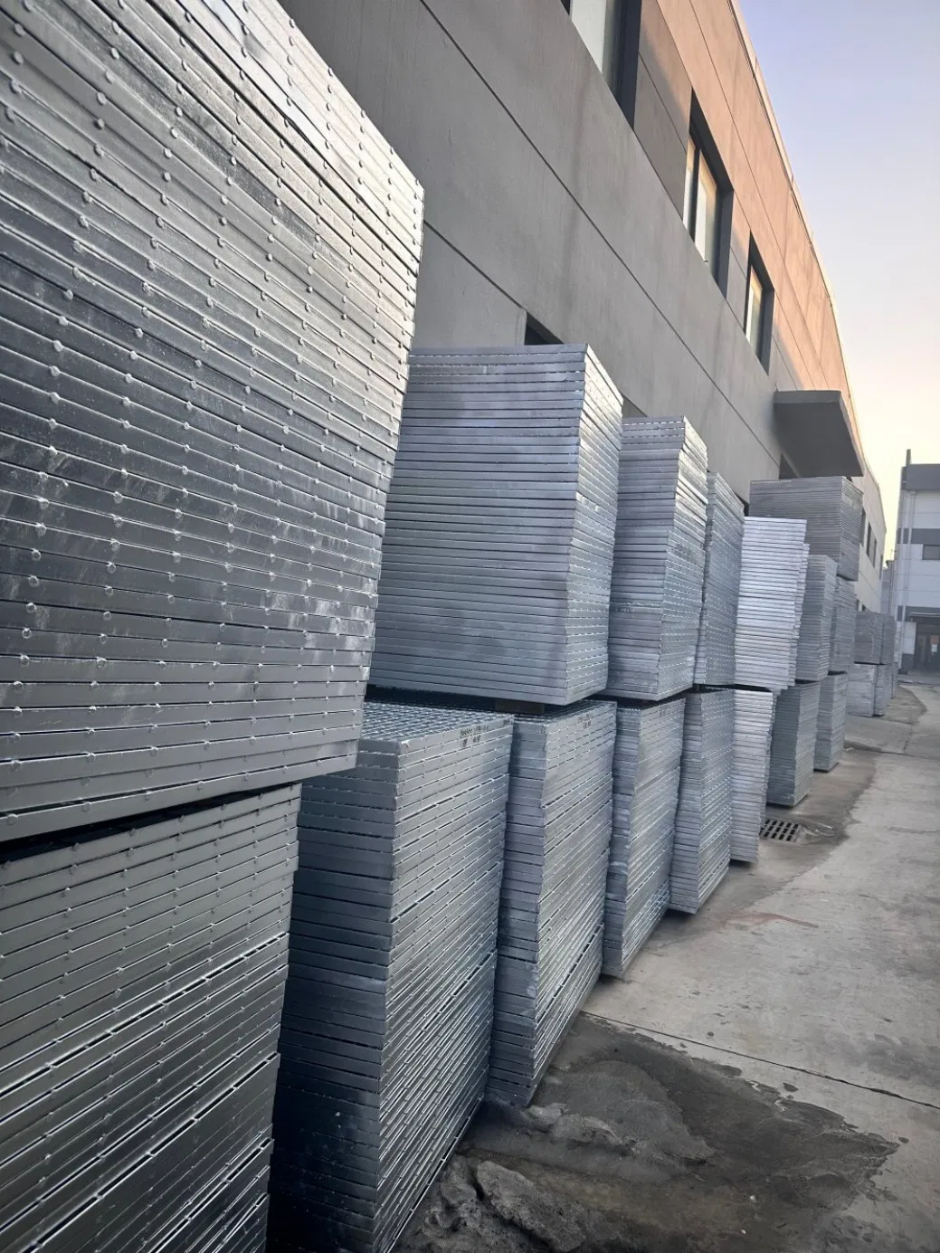 Tailored Project Needs Galvanized Steel Grating