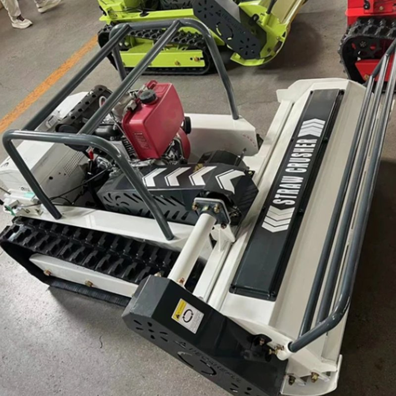 Робот-газонокосилка AMD R80 с бензиновым двигателем и пультом ДУ