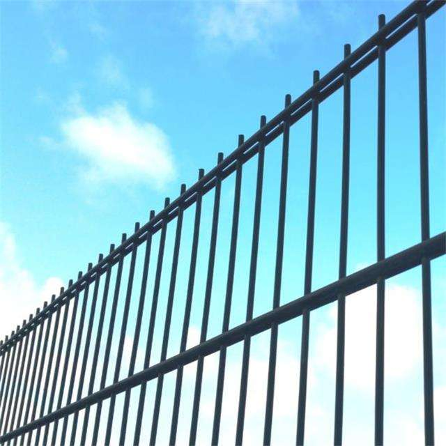 Versatile 2D Fence Solutions for Residential and Commercial Use