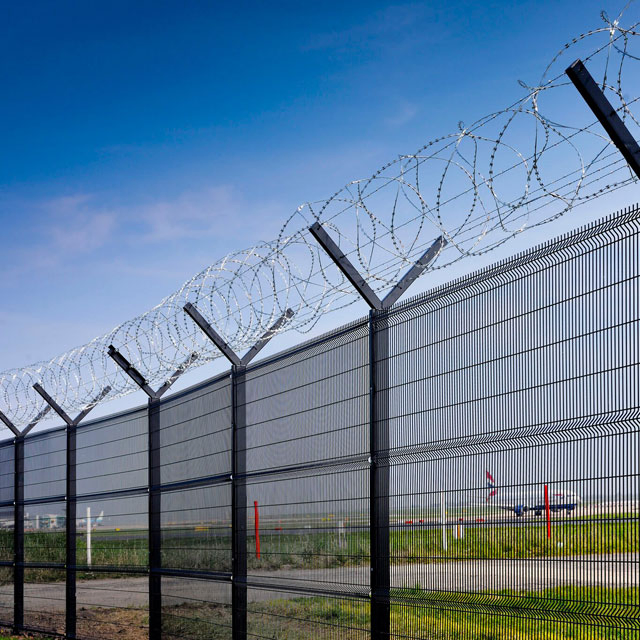 Welded Metal Curvy Wire Mesh Airport Security Fence Supplier