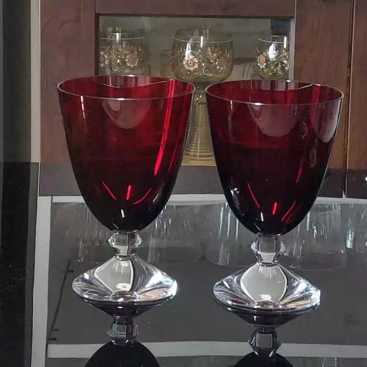 Custom-Made Handcrafted High Borosilicate Glass Wine Glasses with Pink and Blue Spherical Handles and Colored Handle Glass Goblets