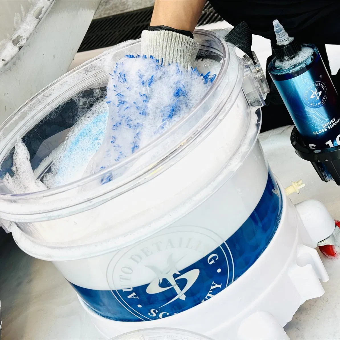 Scarcity 20L 5 Gallon Car Wash Bucket Clear Bucket with Dolly Seat