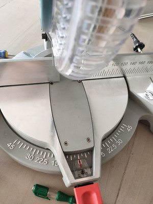 Промышленная торцовочная пила 2000W HYstrong