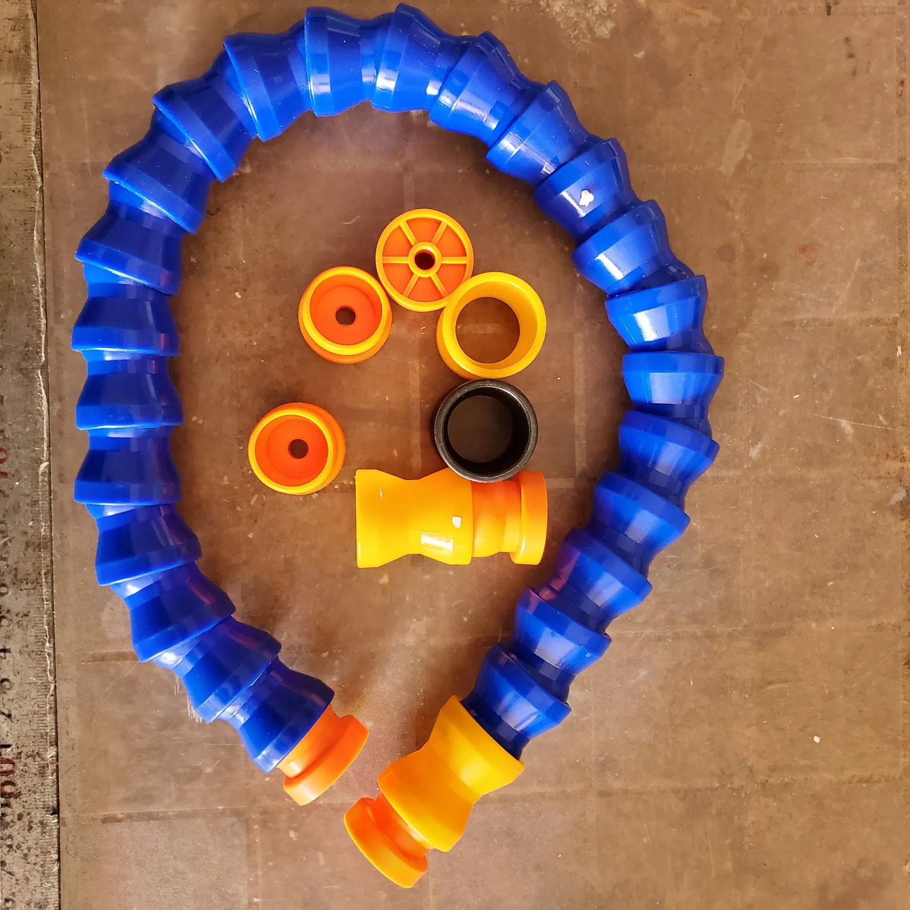 Round Nozzle Plastic Flexible Adjustable Water Oil Coolant Pipe Hose