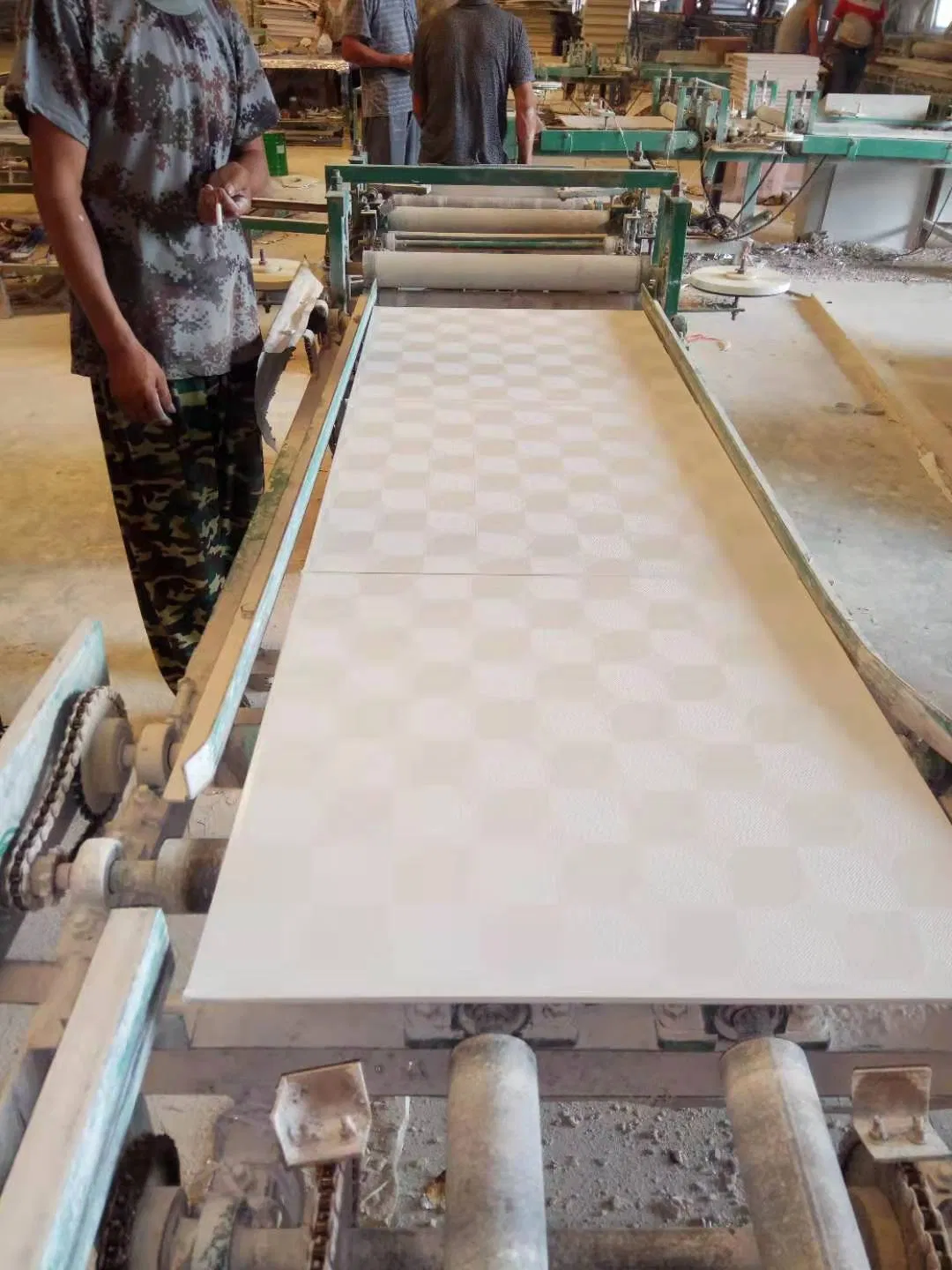 Low Price New Design Laminated PVC Gypsum Ceiling Tiles 600X600