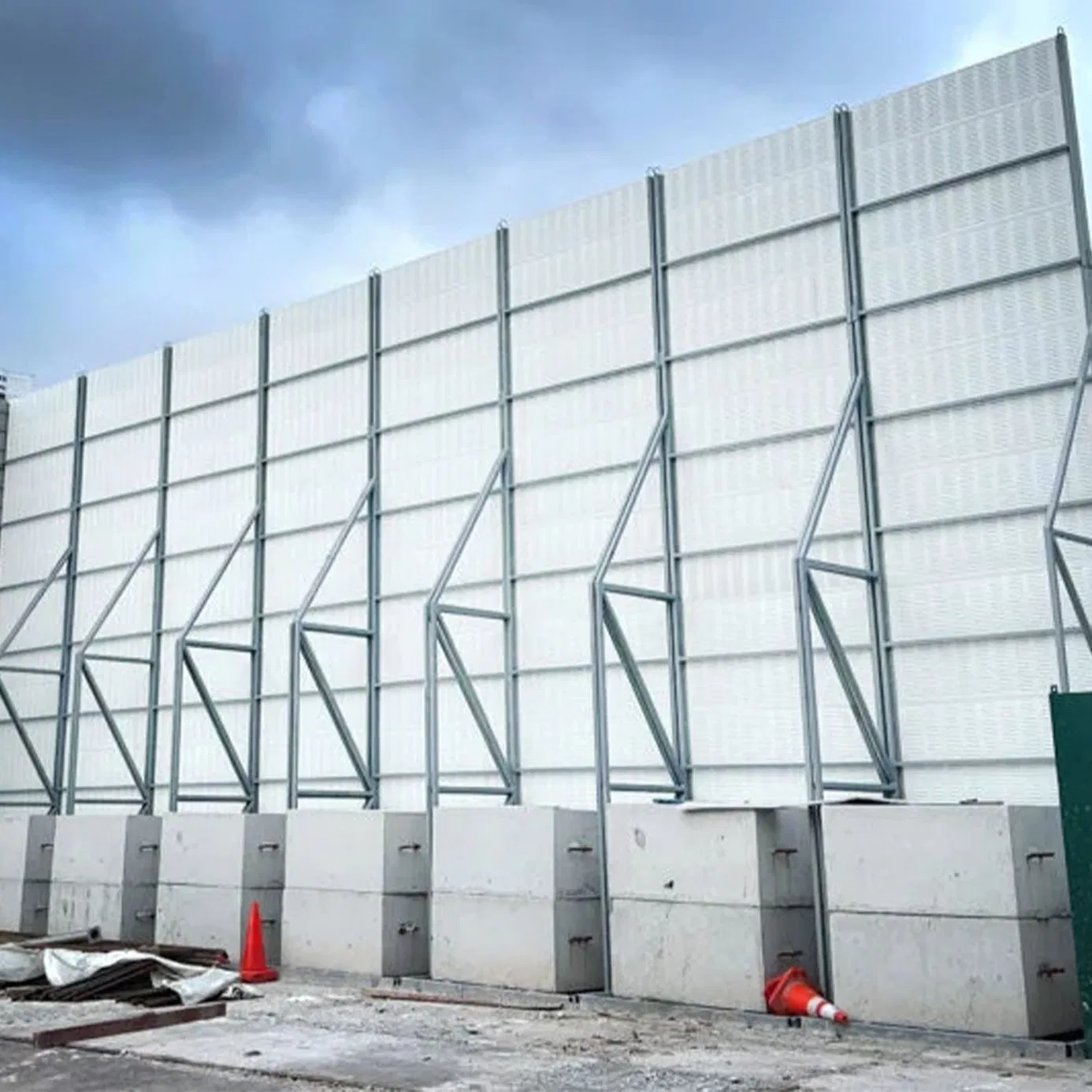 Compact Modular Design Easy Transport Space Saving Noise Barrier