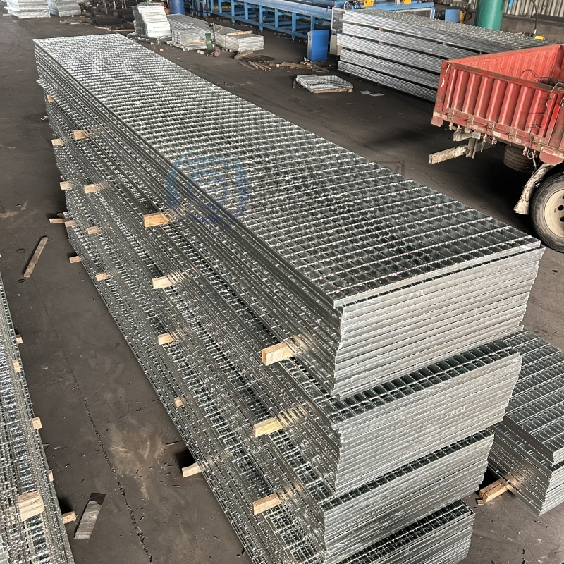 Light Structures Building Hot Zinc Coated Forge Welded Flat Bar Serrated Steel Grating 900mm 914mm 5800mm 6000mm