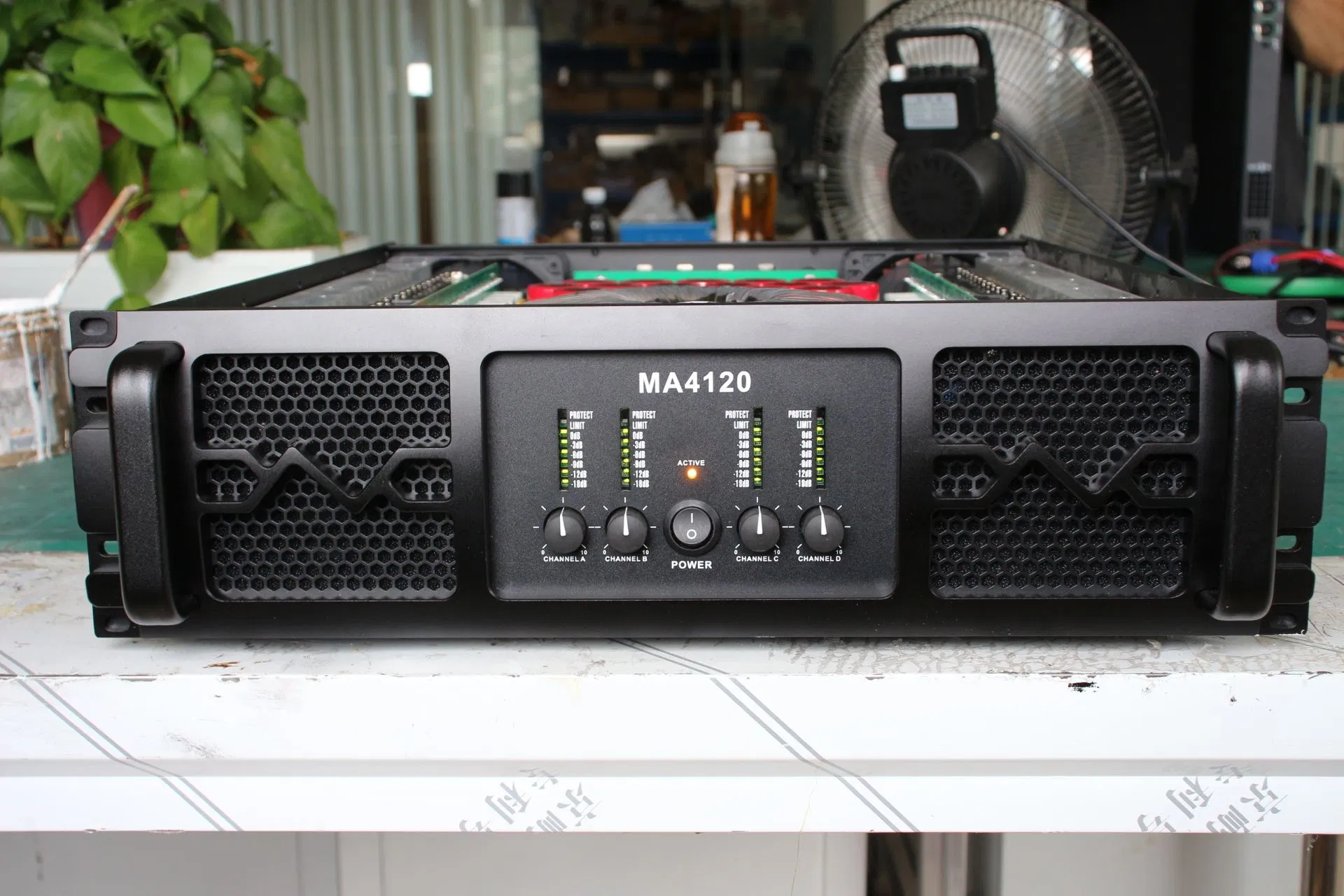 Мощный усилитель MA4120 4x1200Вт для сабвуфера