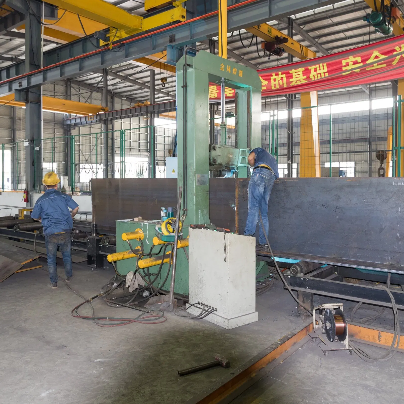 Paiting or Galvanizing Bottom Wall Beam Steel Structure Expandable Prefab House with Good Price