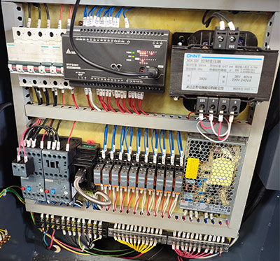 Ленточнопильный станок по металлу автоматический ЧПУ