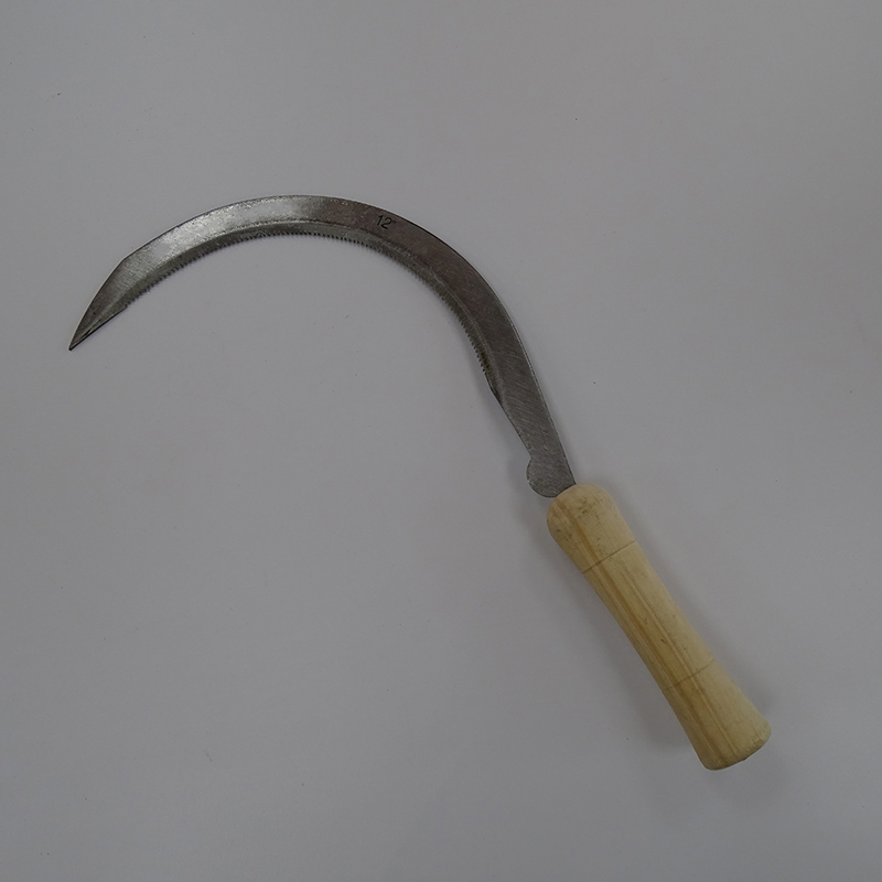 Manufacturers Direct Sale Agricultural Saw Sickle for South America Carbon Steel Sickle with Wood Handle