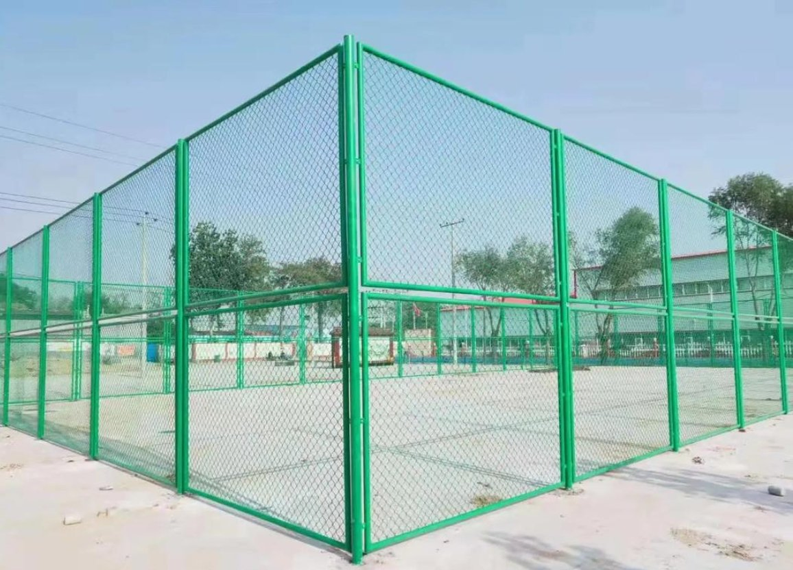 Durable Black and Green PVC Coated Fencing for Sports Courts