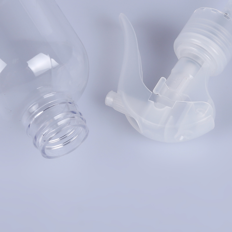 Hot Sale 30ml~150ml Plastic Pet Bottle with Mini Sprayer Bottle Set