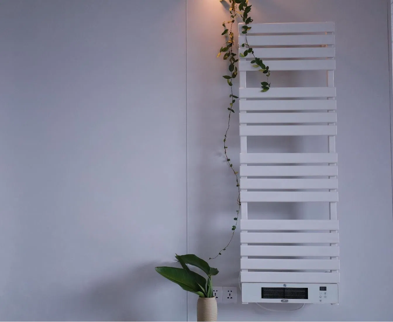 CE RoHS Ipx4 Room Temperature display 24h Timing Convection Heater & Towel Dryer