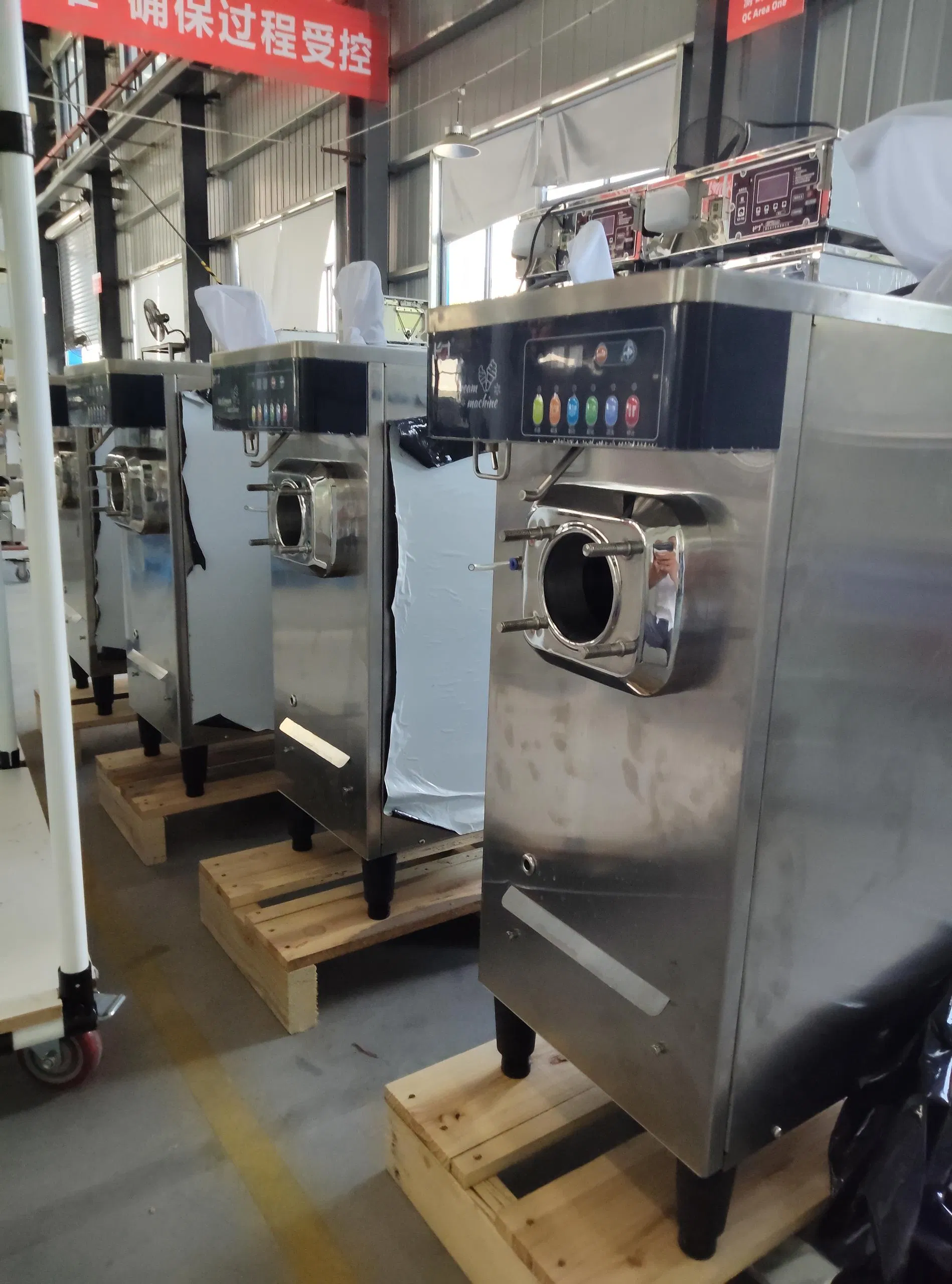Ice Cream Machine for Commercial Usage in Catering Service