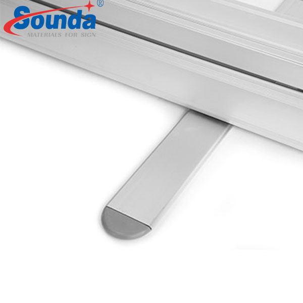 Industrial Rollup Display Stand Outdoor Christmas Decoration Roll up Banner