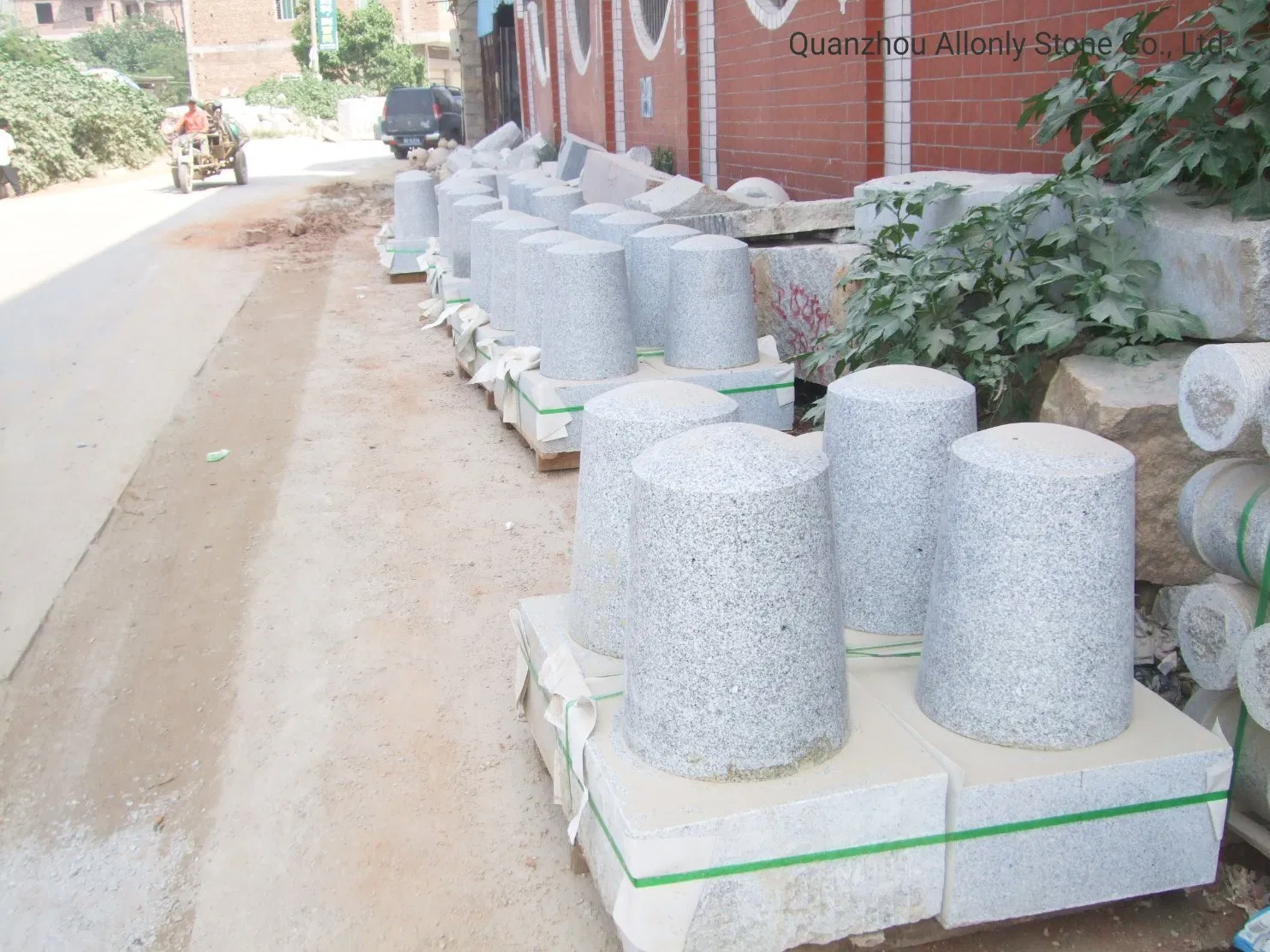 Natural Cheap Granite Parking Post Stone Driveway Small Pillars for Outdoor Road