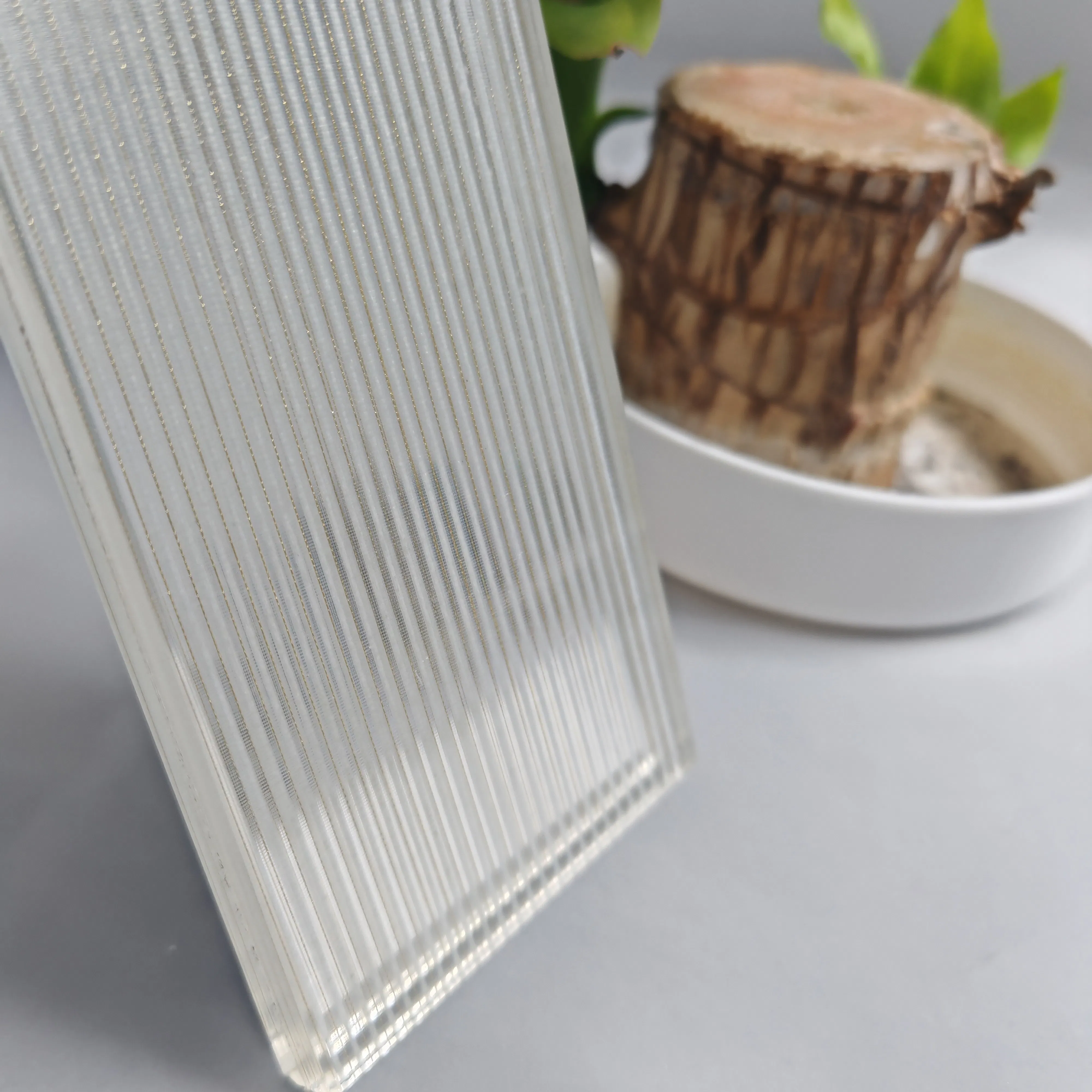 Decorative Laminated Glass with Stylish Fabric for Modern Design