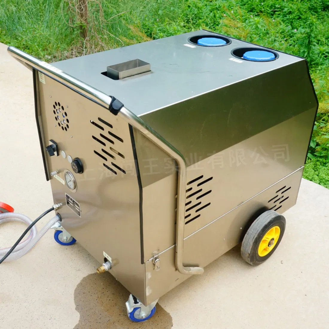 Heavy Duty Industrial Washer Ultra High Pressure Washer Cleaning of Heavy Oil Stains