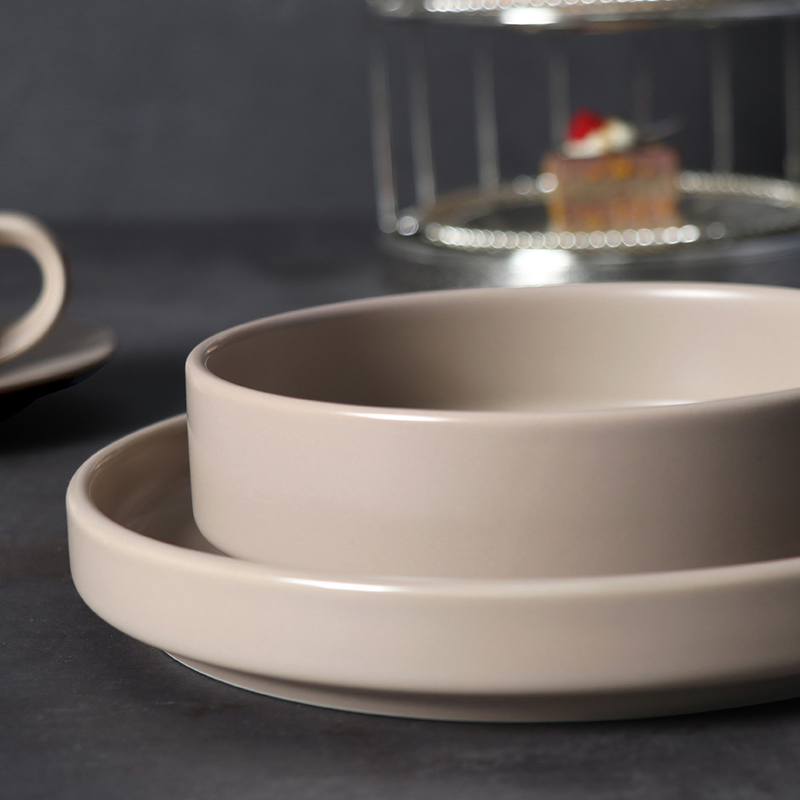 New Arrival Christmas Tableware Dish Set Dinner Dinnerware Plates Beige Color Crockery Dinner Set for Buffet Catering Restaurant Hotel