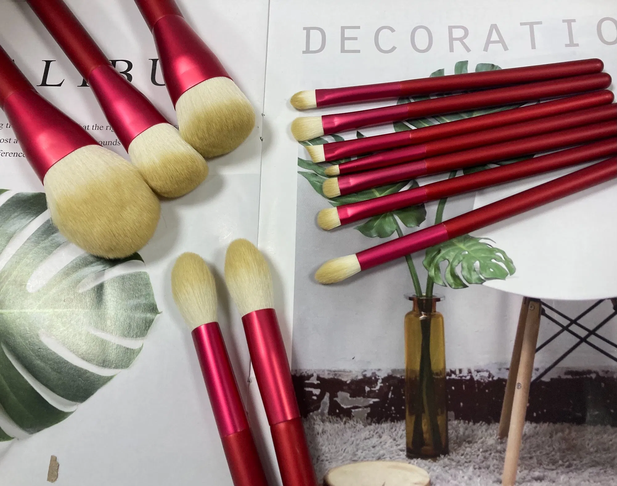 New Arrival High-End 12-PCS Ruby Makeup Brush Set Red Eye Printed Powder Brush Wholesale Private Label Customization Supported