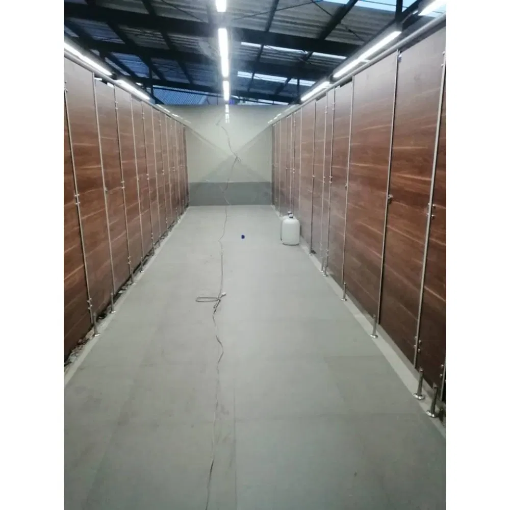 Moisture-Resistant Cubicle 1220 × 2440 mm HPL Compact Laminate Solid Phenolic Toilet Shower Cubicle Urinal Partition Board