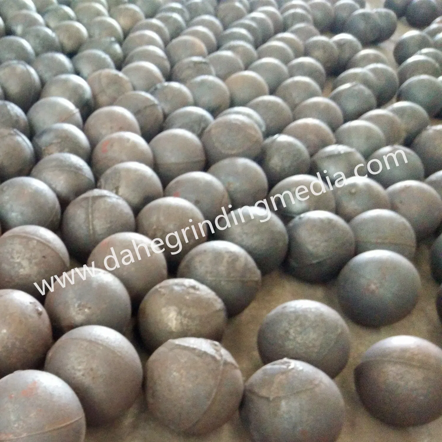 Professional Manufacturer of High Chrome Grinding Media Steel Ball for Ball Mill