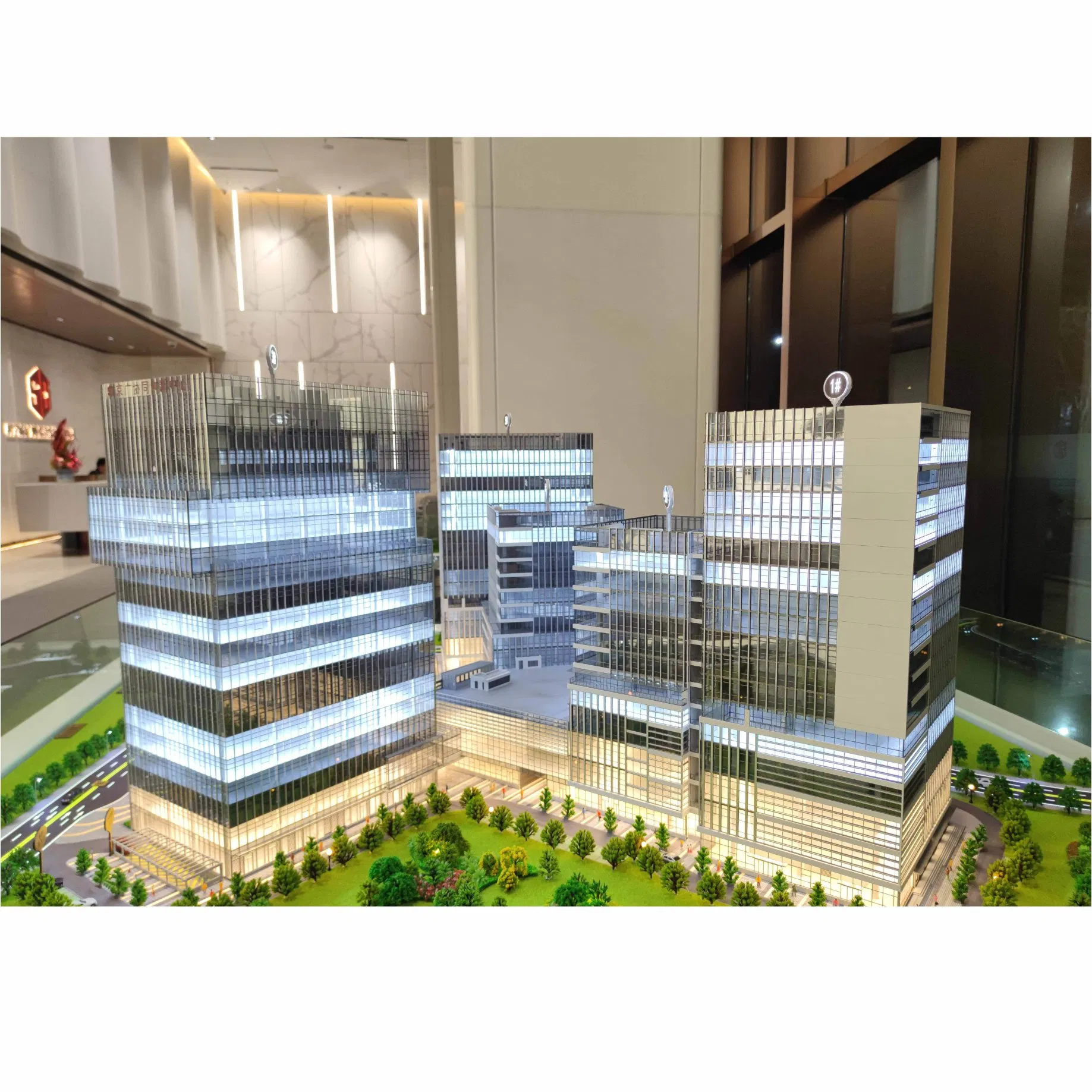 Scale Model Making of High-End Commercial Plaza Buildings in Commercial Districts